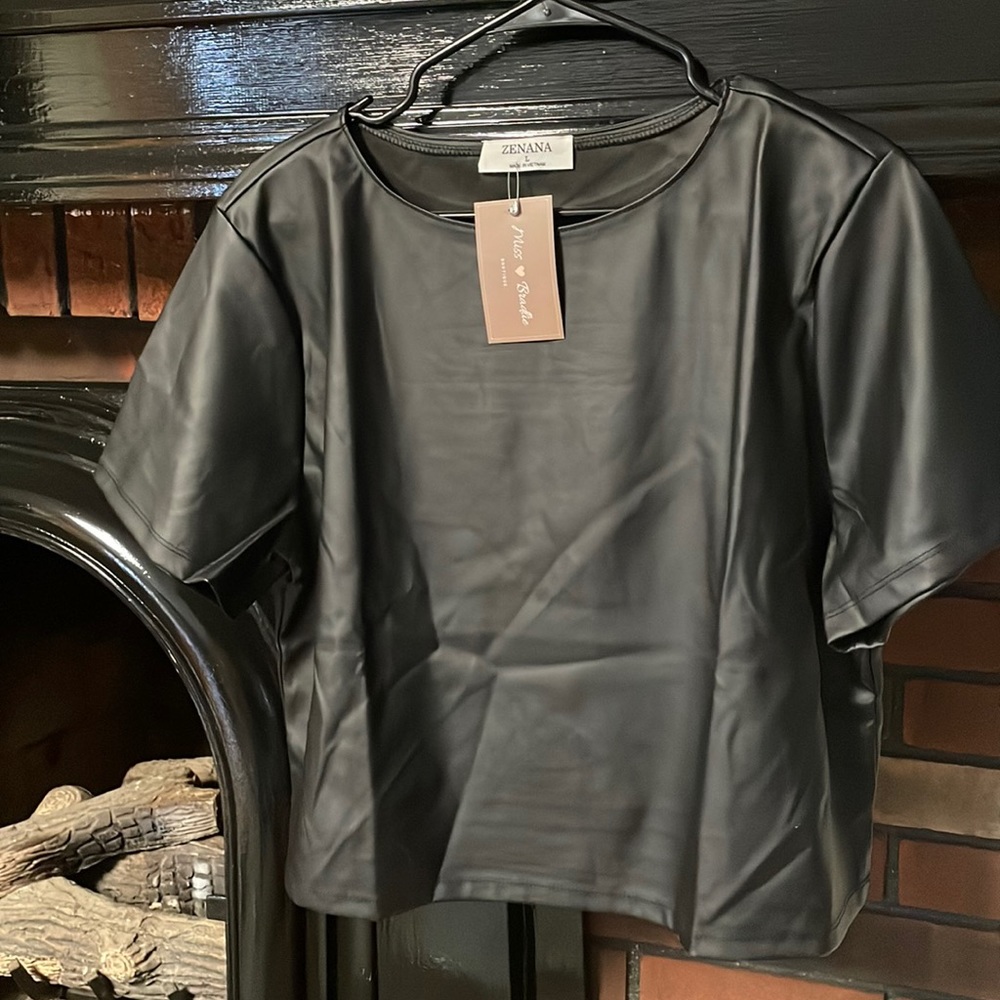 Zenana Crop Top NWT Size Large